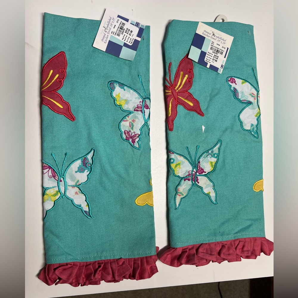 NWT Embellished cotton dish towels